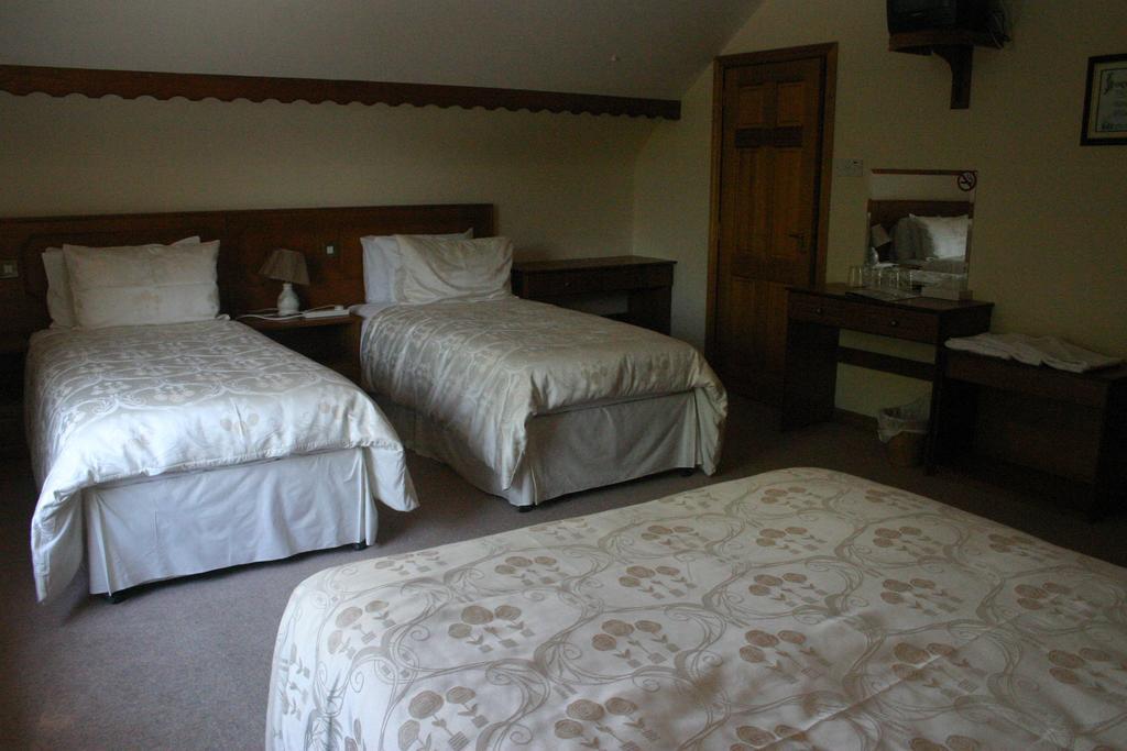 Portarra Lodge Guesthouse Moycullen Habitación foto